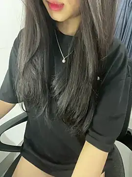 Annie nii online show from April 25, 8:28 am