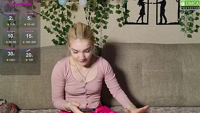 Girl Meow18 online show from May 6, 7:46 am