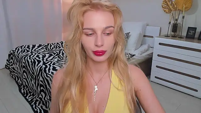 blonde  flirt online show from April 26, 4:21 am