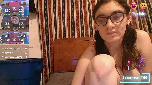 Snapshot of Ellaa_honey chatting on June 28, 3:34 am Ellaa honey online show from June 28, 3:34 am