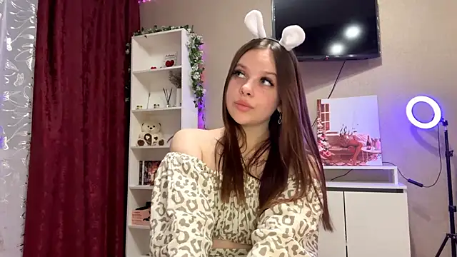 VictoriaSGS online show from April 1, 4:59 pm