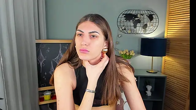 Snapshot of AuroraDdream chatting on April 1, 1:39 am AuroraDdream online show from April 1, 1:39 am