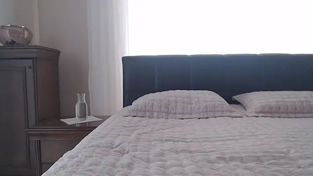 Snapshot of milfhoneynaz chatting on July 26, 3:19 pm milfhoneynaz online show from July 26, 3:19 pm