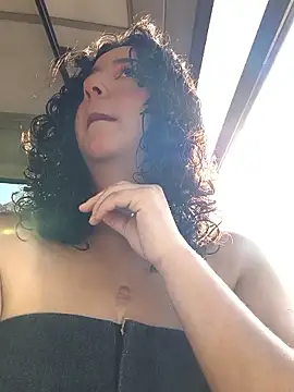 Snapshot of bella_swwan_ chatting on April 4, 1:08 pm bella swwan online show from April 4, 1:08 pm