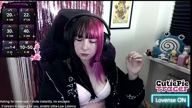 CutieTracer online show from May 17, 7:54 pm