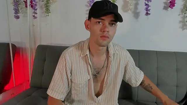 Snapshot of Dope_BoyGGs chatting on March 31, 8:53 pm Dope BoyGGs online show from March 31, 8:53 pm