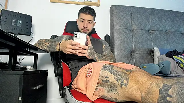 vyxen x online show from April 13, 8:14 pm