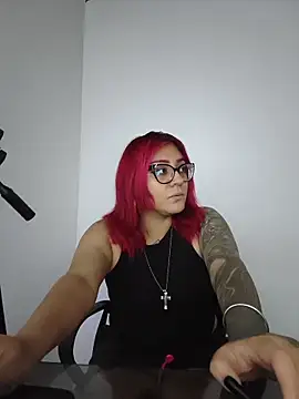 Snapshot of Violett_Sykes chatting on April 25, 4:15 am Violett Sykes online show from April 25, 4:15 am