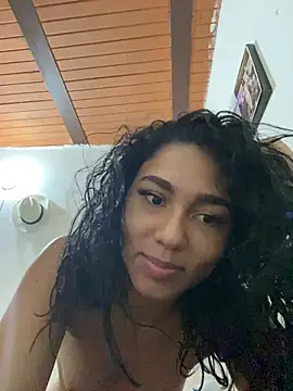 Snapshot of Andrea715515 chatting on August 2, 10:30 pm Andrea715515 online show from August 2, 10:30 pm