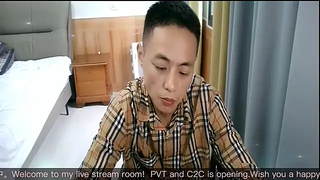Snapshot of davidboys chatting on June 1, 7:21 am davidboys online show from June 1, 7:21 am