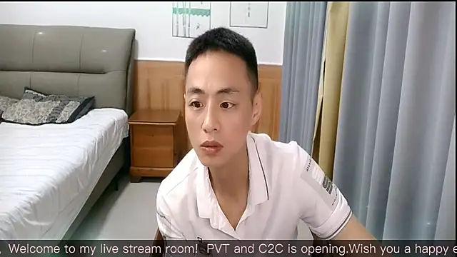 Snapshot of davidboys chatting on June 4, 5:24 am davidboys online show from June 4, 5:24 am