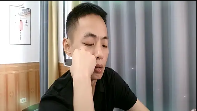 Snapshot of davidboys chatting on June 8, 4:24 am davidboys online show from June 8, 4:24 am