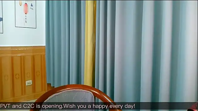 Snapshot of davidboys chatting on June 9, 4:35 am davidboys online show from June 9, 4:35 am