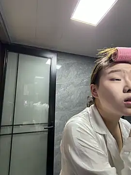 xx132546 online show from May 17, 2:02 pm