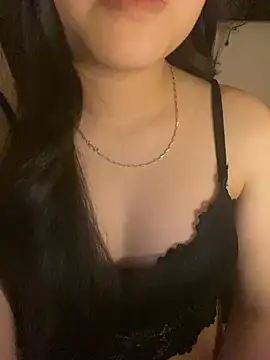 Rosecute11 online show from May 1, 4:11 pm