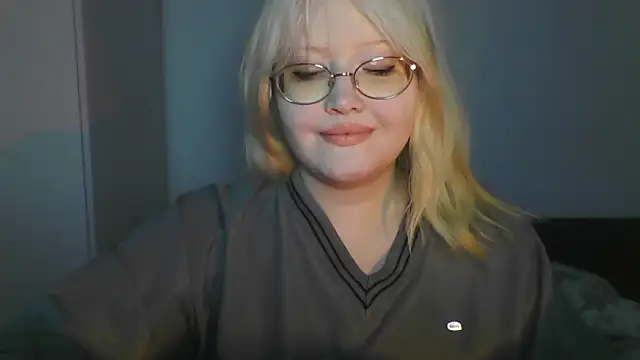 Snapshot of Elayne_Sweet chatting on June 5, 6:09 am Elayne Sweet online show from June 5, 6:09 am