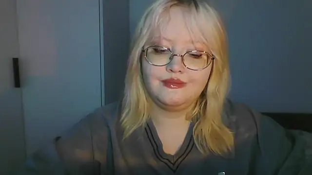 Snapshot of Elayne_Sweet chatting on June 5, 6:52 am Elayne Sweet online show from June 5, 6:52 am