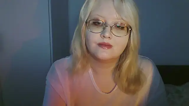 Snapshot of Elayne_Sweet chatting on June 7, 6:06 am Elayne Sweet online show from June 7, 6:06 am