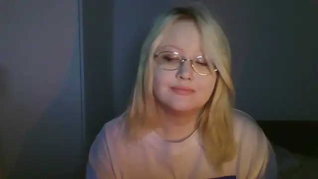 Snapshot of Elayne_Sweet chatting on June 11, 6:00 am Elayne Sweet online show from June 11, 6:00 am