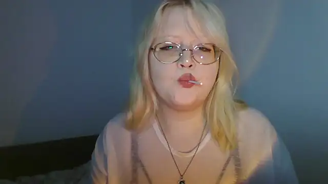 Snapshot of Elayne_Sweet chatting on June 18, 6:02 am Elayne Sweet online show from June 18, 6:02 am