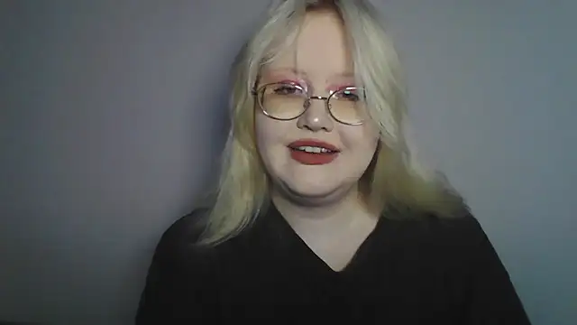 Snapshot of Elayne_Sweet chatting on June 24, 6:01 am Elayne Sweet online show from June 24, 6:01 am
