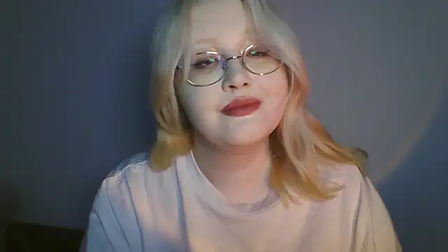 Snapshot of Elayne_Sweet chatting on June 30, 6:03 am Elayne Sweet online show from June 30, 6:03 am