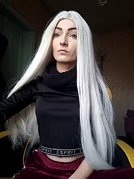 LaDaini online show from April 1, 1:52 pm