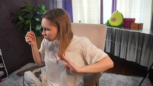 MathaConnie online show from April 8, 11:21 am