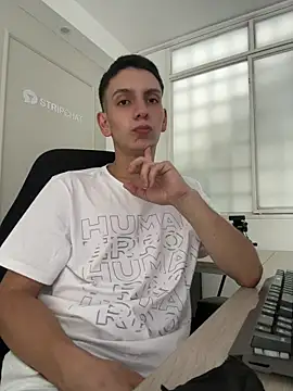 Snapshot of Liam_Fiire chatting on April 12, 6:02 pm Liam Fiire online show from April 12, 6:02 pm