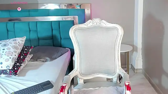 SarahLarsson online show from June 14, 4:53 pm