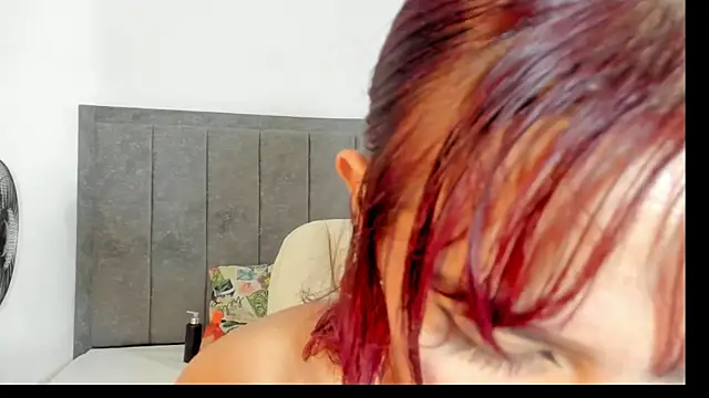 Snapshot of lili_blaze chatting on May 26, 12:34 pm lili blaze online show from May 26, 12:34 pm