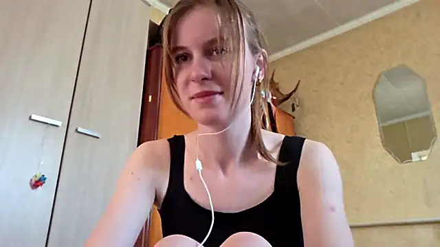 Snapshot of DonnaKuc chatting on April 3, 6:11 am DonnaKuc online show from April 3, 6:11 am
