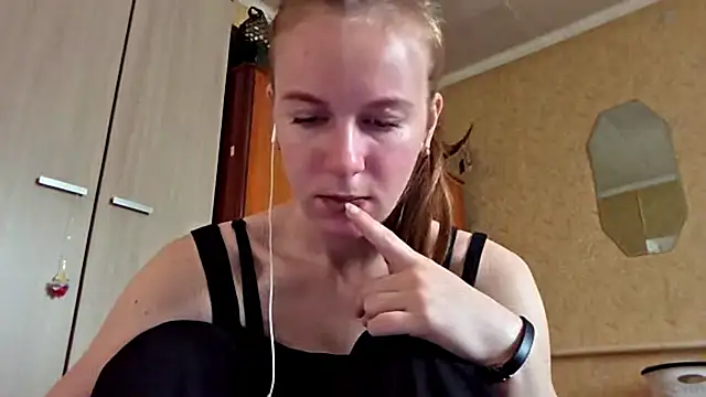 Snapshot of DonnaKuc chatting on April 8, 6:13 am DonnaKuc online show from April 8, 6:13 am