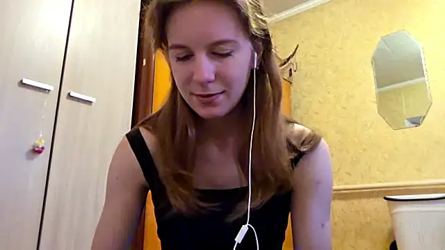 Snapshot of DonnaKuc chatting on April 9, 6:13 am DonnaKuc online show from April 9, 6:13 am