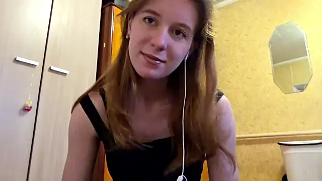 Snapshot of DonnaKuc chatting on April 9, 6:19 am DonnaKuc online show from April 9, 6:19 am