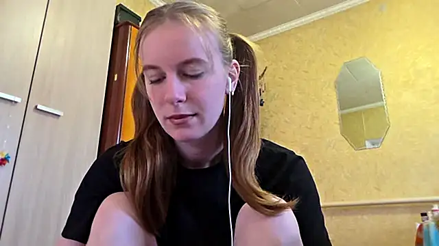 Snapshot of DonnaKuc chatting on April 23, 6:14 am DonnaKuc online show from April 23, 6:14 am