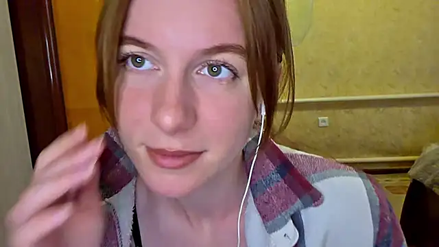 Snapshot of DonnaKuc chatting on May 10, 6:07 am DonnaKuc online show from May 10, 6:07 am