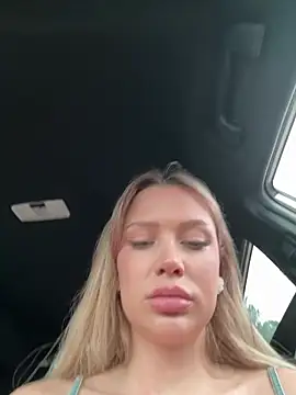 Girl-Mia online show from April 9, 4:12 am