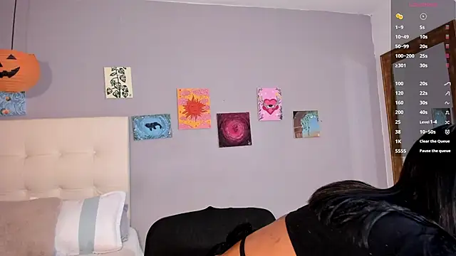 Melaniaa Roussee online show from May 1, 3:00 am