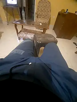 Snapshot of beebuzz0 chatting on March 31, 8:53 pm beebuzz0 online show from March 31, 8:53 pm