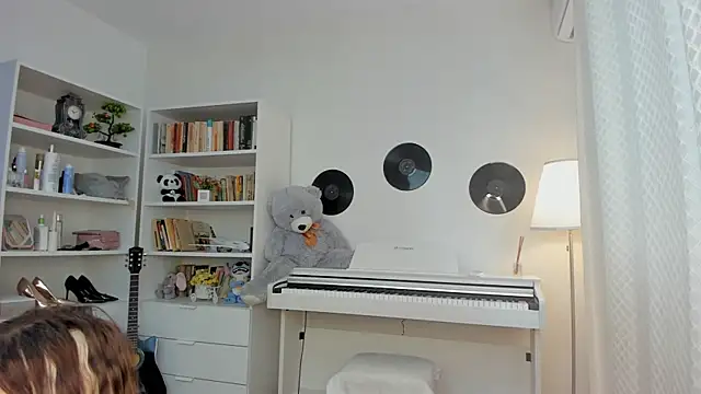 Snapshot of yamjoy chatting on May 17, 9:06 am yamjoy online show from May 17, 9:06 am