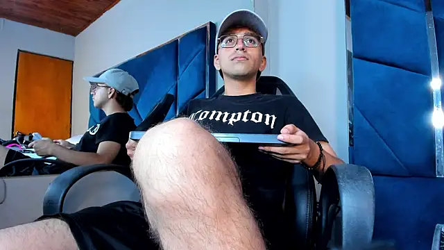 Snapshot of JeremySanders1_ chatting on April 1, 4:13 am JeremySanders1 online show from April 1, 4:13 am