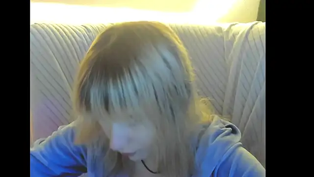 MiaKimiko online show from June 3, 1:08 am