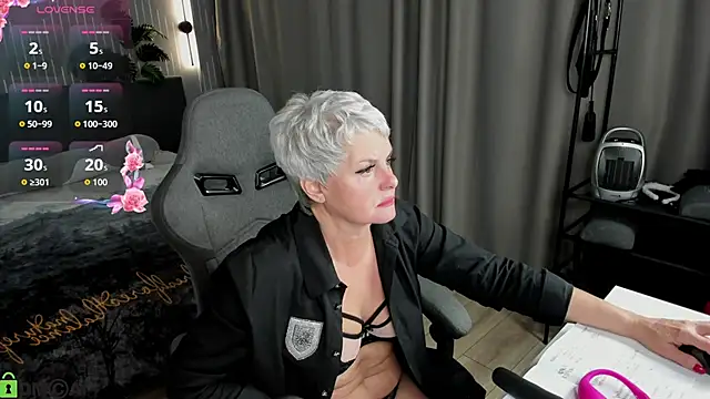 Linda Zef1r online show from May 22, 9:26 am