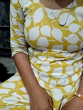 Snapshot of husn_ki_Malika chatting on May 14, 11:17 am husn ki Malika online show from May 14, 11:17 am