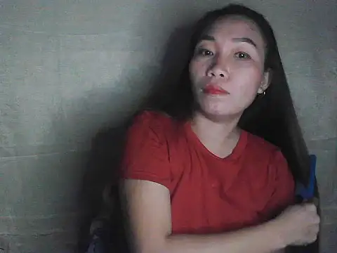 Snapshot of flower_girl25 chatting on April 24, 8:33 pm flower girl25 online show from April 24, 8:33 pm