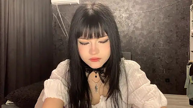 EmilyEmbears online show from April 21, 5:14 am