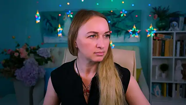 Snapshot of MiaHarrison_ chatting on April 4, 9:07 am MiaHarrison online show from April 4, 9:07 am