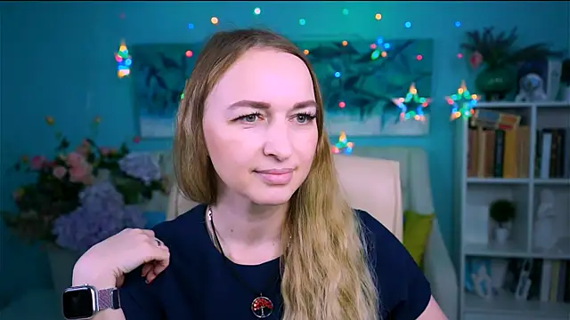 Snapshot of MiaHarrison_ chatting on April 5, 8:33 am MiaHarrison online show from April 5, 8:33 am