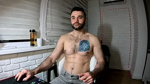 Snapshot of DaddySlava chatting on April 15, 7:58 pm DaddySlava online show from April 15, 7:58 pm